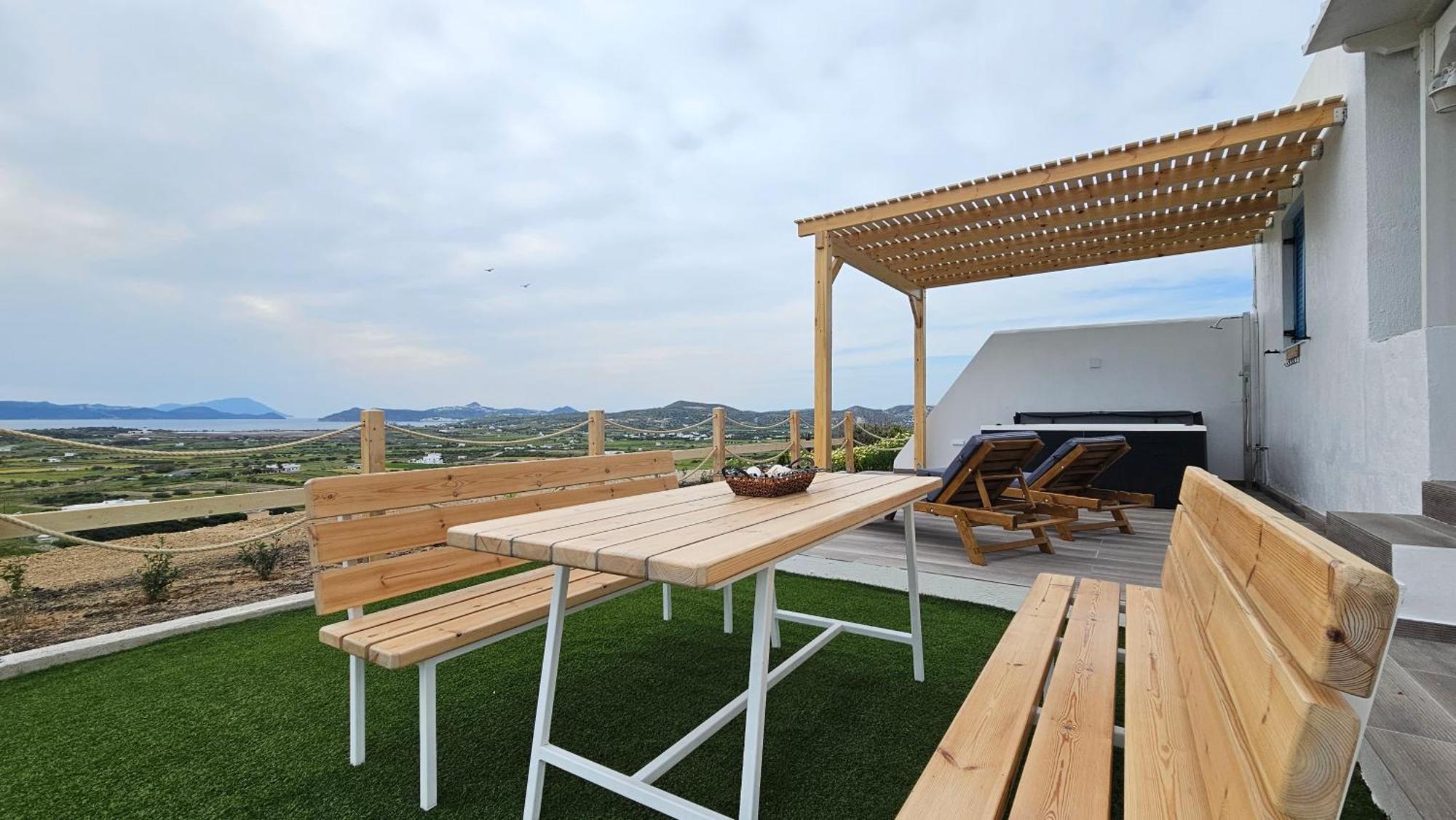 Villa Bayview With Jaccuzi - Milos Zefiria